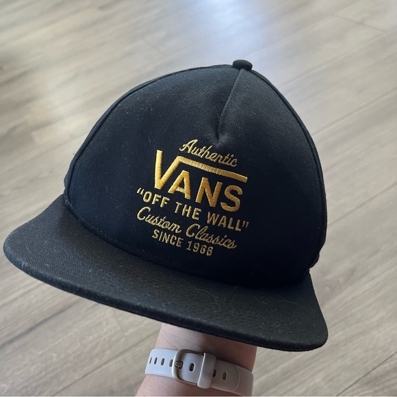 Vans Off the Wall Mens Snapback Black Gold Embroidered Hat - Picture 2 of 4